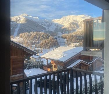 Saint-Etienne-de-Tinee Apartamento | Appartement Chaleureux La Montagne