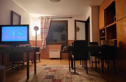 Saint-Etienne-de-Tinee Apartamento | Appartement Chaleureux La Montagne