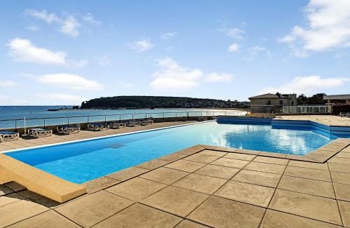 Crozon Apartamento | Appartement à 100m de la plage avec piscine et parking - FR-1-370-41