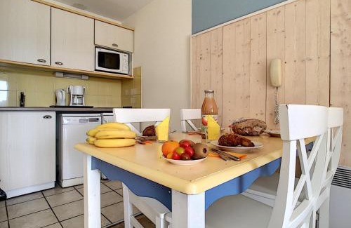 Crozon Apartamento | Appartement à 100m de la plage avec piscine et parking - FR-1-370-41
