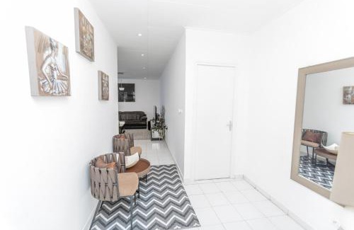 Pointe-Noire Apartamento | Appartement à 700m gare centrale/plage