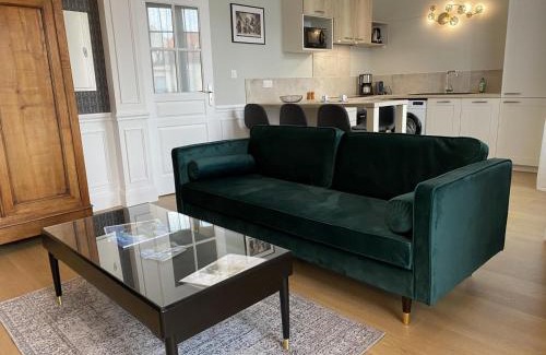 Vieux Vichy Apartamento | Appartement Équipé avec Balcon au Cœur de Vichy - Proche Thermes et Commerces - FR-1-489-362