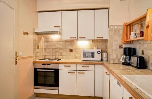 Brides-les-Bains Apartamento | Appartement 2* à Brides-les-Bains, 1ch, 2 parkings, balcon sud, proche télécabine et thermes - FR-1-512-2