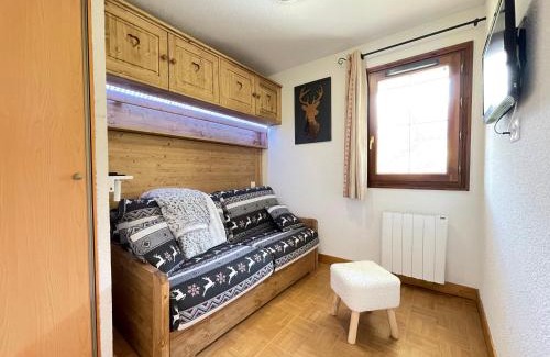 Flumet Apartamento | Appartement 2 chambres au pied des pistes avec piscine intérieure - FR-1-505-228