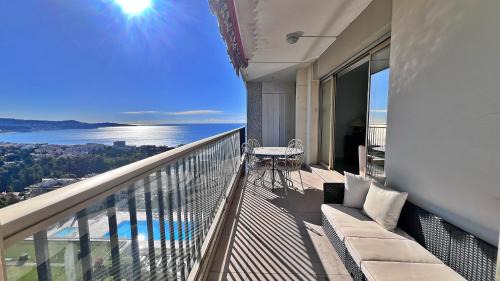Fabron Apartamento | Appartement 2 chambres et studio indépendant avec vue sur mer