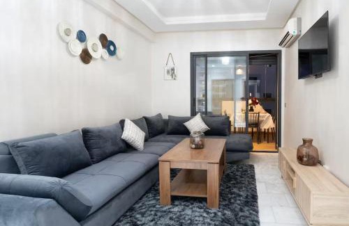 Ain Harrouda Apartamento | Appartement 2 Chambres à Coté avec Grand Balcon, Piscine, Aire de Jeux pour Enfants et Jardin