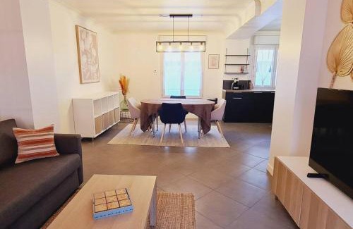 Neauphle-le-Chateau Apartamento | Appartement 2 pièces centre ville avec parking