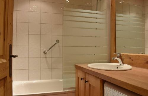 Meribel Apartamento | Appartement 2 pièces avec balcon à Méribel, proche commerces et pistes - FR-1-180-86