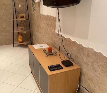 Fabron Casa | Appartement 2 pièces avec terrasse et parking, WIFI, climatisation