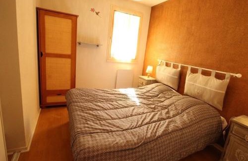 Bagneres-de-Luchon Apartamento | Appartement 2 pièces cabine avec balcon, parking, animaux admis, Wi-Fi - FR-1-313-195