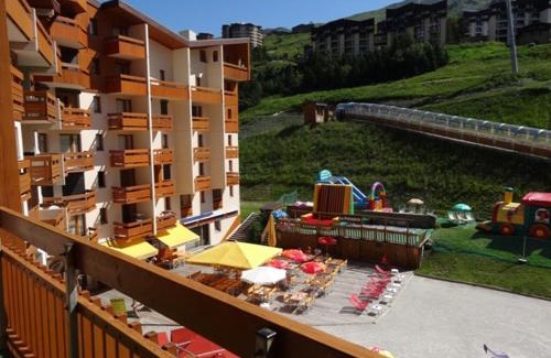 Les Bruyeres Apartamento | Appartement 2 Pièces+Cabine, 5 Pers, Pied des Pistes, Quartier Animé des Bruyères - Les Menuires - FR-1-178-35