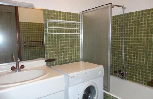 Les Carroz-d'Araches Apartamento | Appartement 2 pièces pour 6 personnes, cabine, parking, au cœur du village, proche des pistes - FR-1-572-166