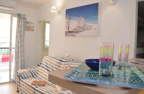 Sainte-Maxime Apartamento | Appartement 2P cabine rénové, clim, wifi, terrasse, parking, proche plage - Sainte-Maxime - FR-1-226-304