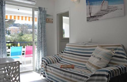 Sainte-Maxime Apartamento | Appartement 2P cabine rénové, clim, wifi, terrasse, parking, proche plage - Sainte-Maxime - FR-1-226-304