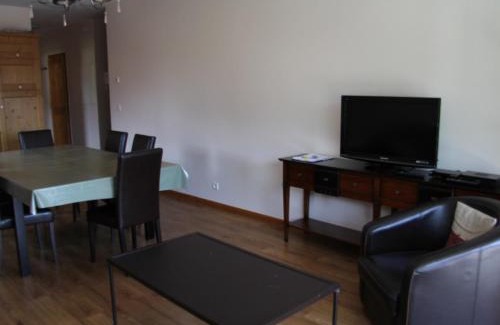 Saint-Jean-de-Sixt Apartamento | Appartement 3 chambres avec balcon en centre village, proche La Clusaz et Le Grand Bornand - FR-1-459-161