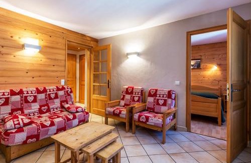 La Clusaz Apartamento | Appartement 3 chambres au centre de La Clusaz, à 100m des pistes, proche cours de ski. WIFI inclus - FR-1-437-4