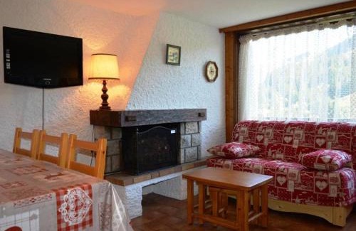 Le Grand-Bornand Apartamento | Appartement 3 pièces/6 pers avec cheminée et parking couvert - FR-1-241-229