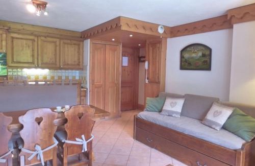 Meribel Village Apartamento | Appartement 3 pièces à Méribel avec piscine couverte et WiFi - FR-1-411-406