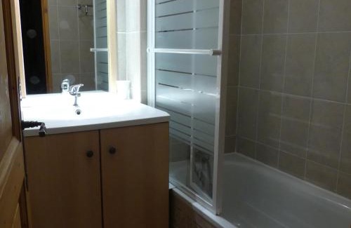 Valloire Apartamento | Appartement 3 pièces 6 personnes, 3* - Valloire, près des pistes, balcon, piscine et parking inclus - FR-1-263-271