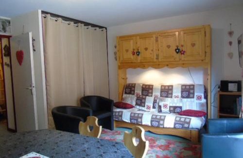 Valfrejus Apartamento | Appartement 3 pièces idéal à Valfréjus, 100m télécabine, balcon sud, 6 pers, draps inclus - FR-1-561-71