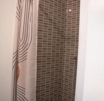 Aubervilliers Apartamento | Appartement 4 chambres proche Stade de France, parking et balcon sur jardin