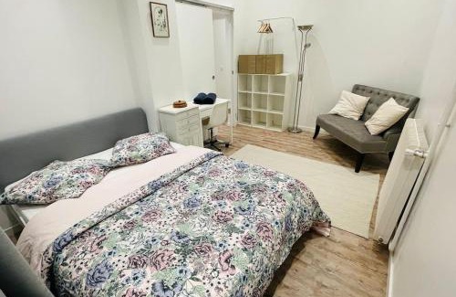 14th Arrondissement Apartamento | Appartement 6 pièces/5 chambres/calme/RDC
