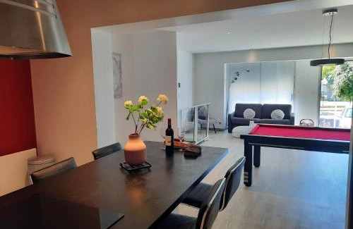 Vitre Apartamento | Appartement 90m2 design, jacuzzi, billard.