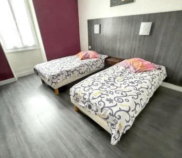 Neris-les-Bains Apartamento | Appartement accueillant à Néris-les-Bains - 35 m², terrasse agréable