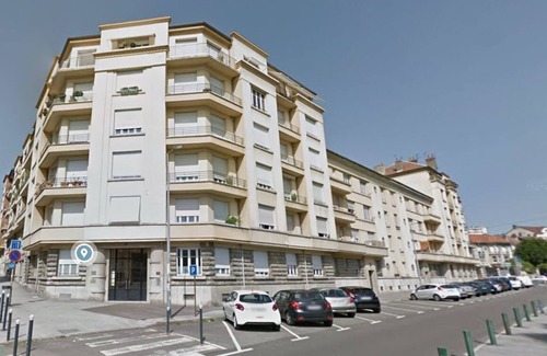 Besancon Apartamento | Appartement Ancien Rénové et Spacieux à Louer