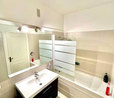 Fer a Cheval Apartamento | Appartement au bord des berges + parking