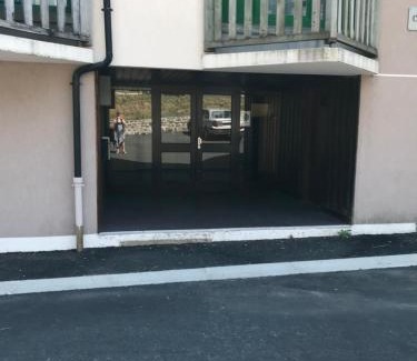 Saint-Jacques-des-Blats Apartamento | Appartement au pied des pistes