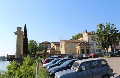 Remoulins Apartamento | Appartement au pied du gardon.
