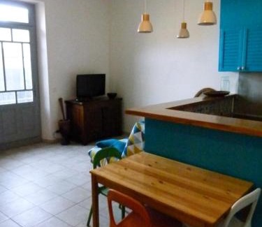 Remoulins Apartamento | Appartement au pied du gardon.