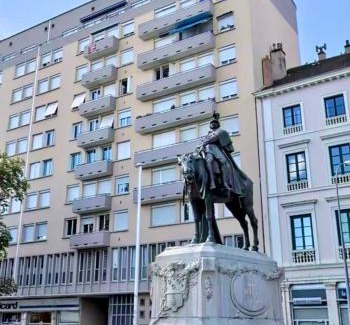 Chalon-sur-Saone Apartamento | Appartement avec jacuzzi