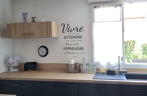 Le Cres Apartamento | Appartement Avec Jardin et Piscine