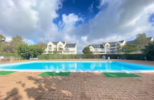 Guerande Apartamento | Appartement avec mezzanine, piscine et parking - proche plage et clubs sportifs à La Baule - FR-1-245-43
