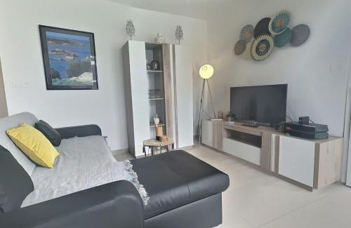 Serignan Apartamento | Appartement avec terrasse à 450m de la plage