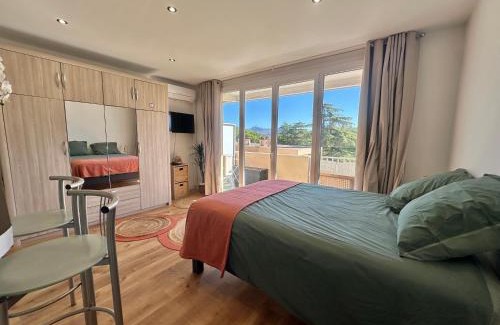 Carnoux-en-Provence Apartamento | Appartement avec terrasse proche Cassis