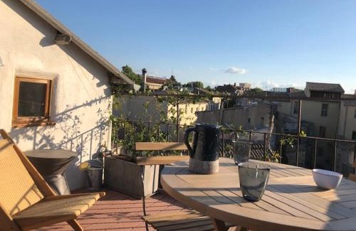 Nimes City Centre Apartamento | Appartement avec terrasse panoramique au coeur de Nîmes