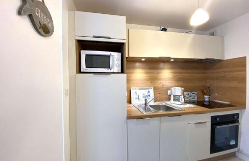 Tregastel Apartamento | Appartement avec WIFI à 50m de la plage Coz Pors, Forum et Aquarium à Trégastel - FR-1-368-127