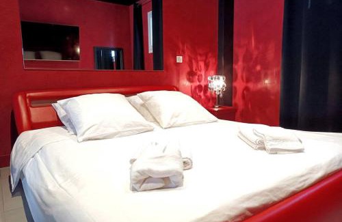 Montpellier Apartamento | Appartement balnéo et sauna privés The Red Room