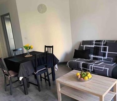 Les Hauts de Canet Apartamento | Appartement Cosy Confort PARK CLIM WIFI LINGE INCLUS complexe non inclus l'été