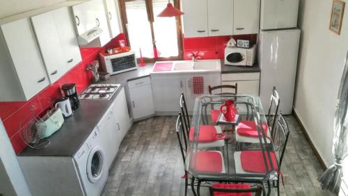 Villeneuve d'Aveyron Apartamento | Appartement charmant à Villeneuve avec jardin