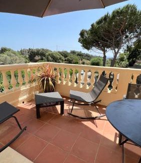 Bastia Apartamento | Appartement calme avec terrasse proche du centre ville et de la mer, parking, internet
