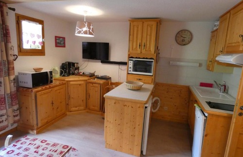 Areches Apartamento | Appartement centre village, 6 personnes, 2 chambres - VLII71