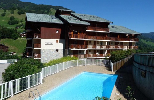 Areches Apartamento | Appartement centre village, 6 personnes, 2 chambres - VLII71