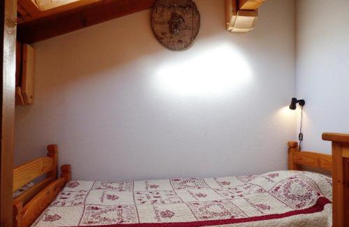 Areches Apartamento | Appartement centre village, 6 personnes, 2 chambres - VLII71