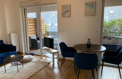 Bourg-l'Eveque Apartamento | APPARTEMENT CENTRE VILLE AVEC TERRASSE ET PARKING SECURISE