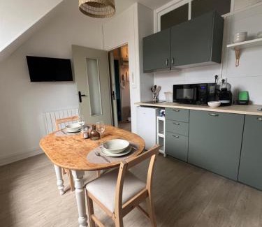 Conde-sur-Noireau Apartamento | Appartement charmant et confortable en centre-ville