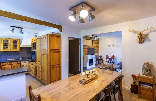 Eaux-Bonnes Apartamento | Appartement chaleureux 8 pers, 3 chambres, proche pistes à Eaux-Bonnes - FR-1-400-35
